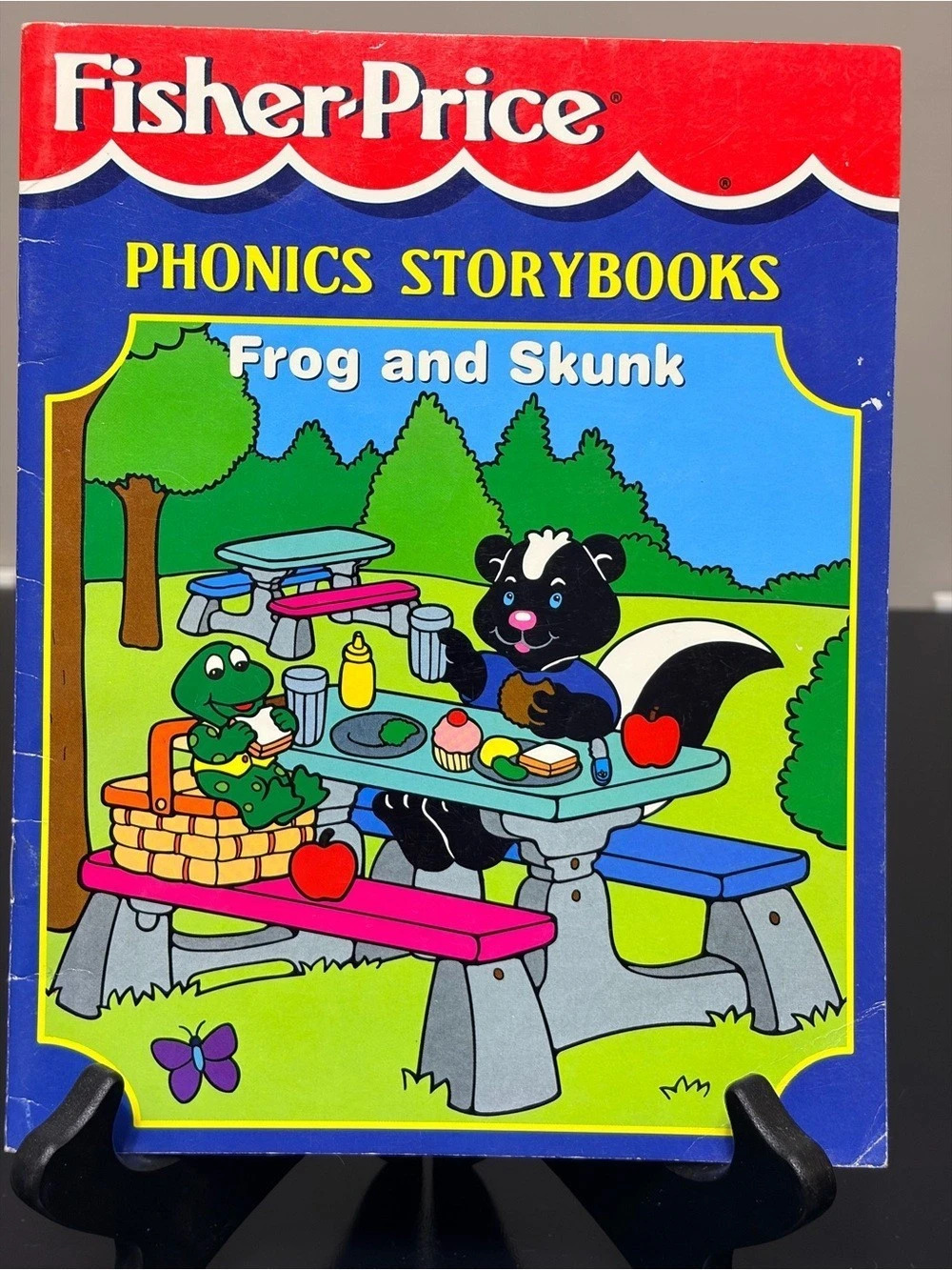 1998 Fisher-Price Frog and Skunk Phonics Kid’s Paperback Storybook